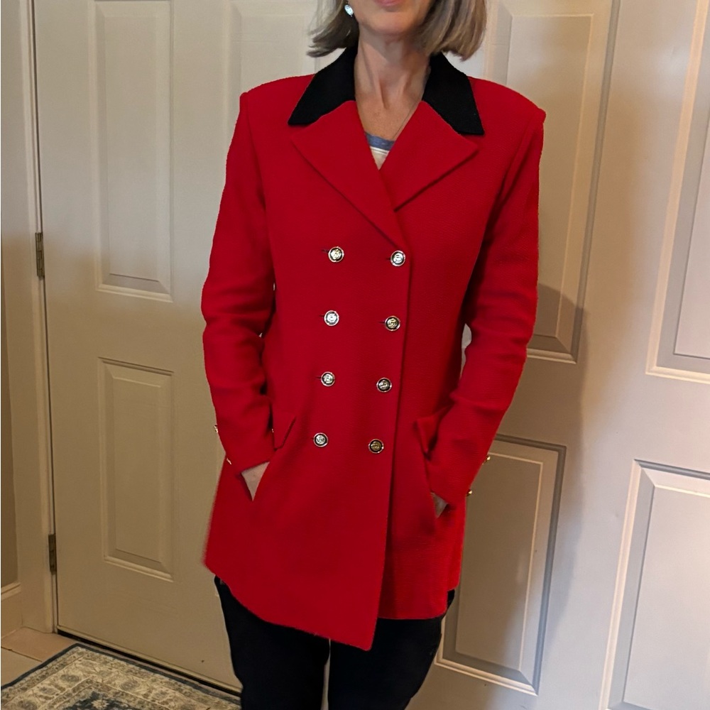 ST JOHN FABULOUS RED Blazer with BLK TRIM EUC Gold Buttons 8